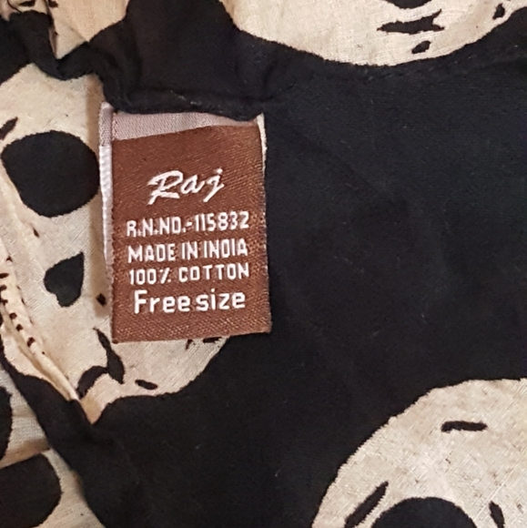 Raj Skull Scarf - Picture 2 of 3